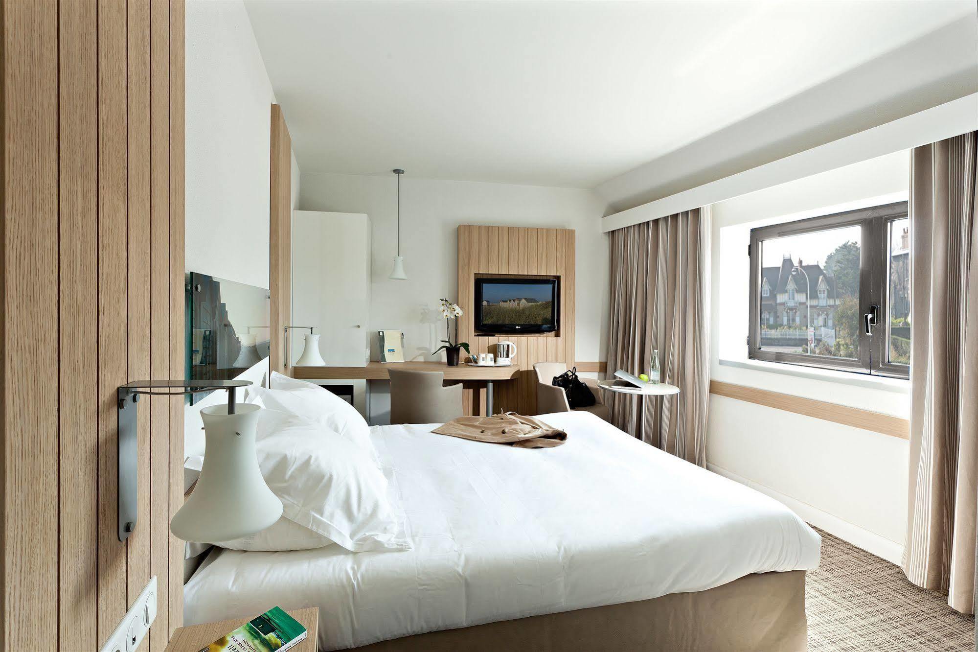 Thalazur Ouistreham - Hotel & Spa Екстер'єр фото